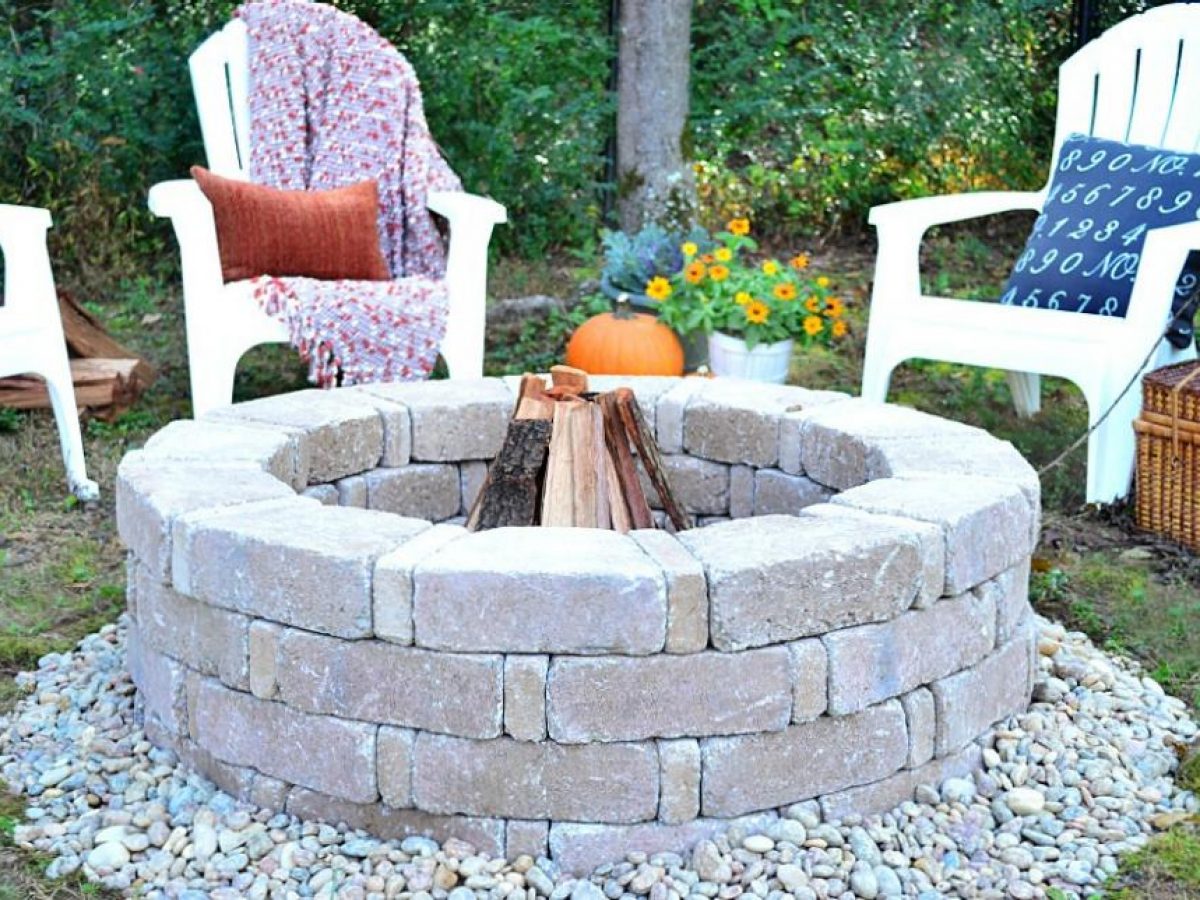25 Outdoor Fireplace Ideas - Outdoor Fireplaces & Fire Pits